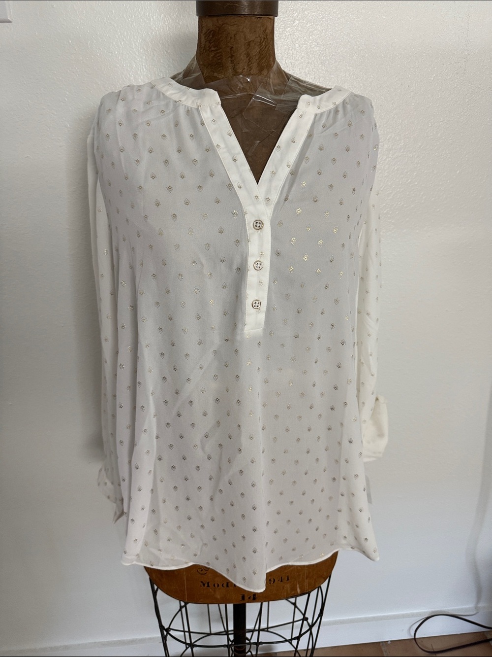 NWT Zac & Rachel Woman Lightweight White Blouse with Subtle Gold Dot Detail 2X